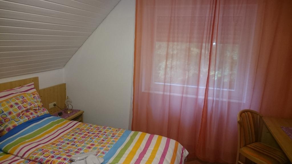 Gasthof Wilhelm Tell Fremdenzimmer Цирндорф Экстерьер фото