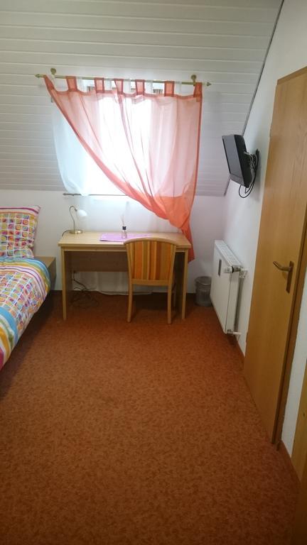 Gasthof Wilhelm Tell Fremdenzimmer Цирндорф Экстерьер фото